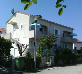 Apartments with a parking space Nin, Zadar - 15861